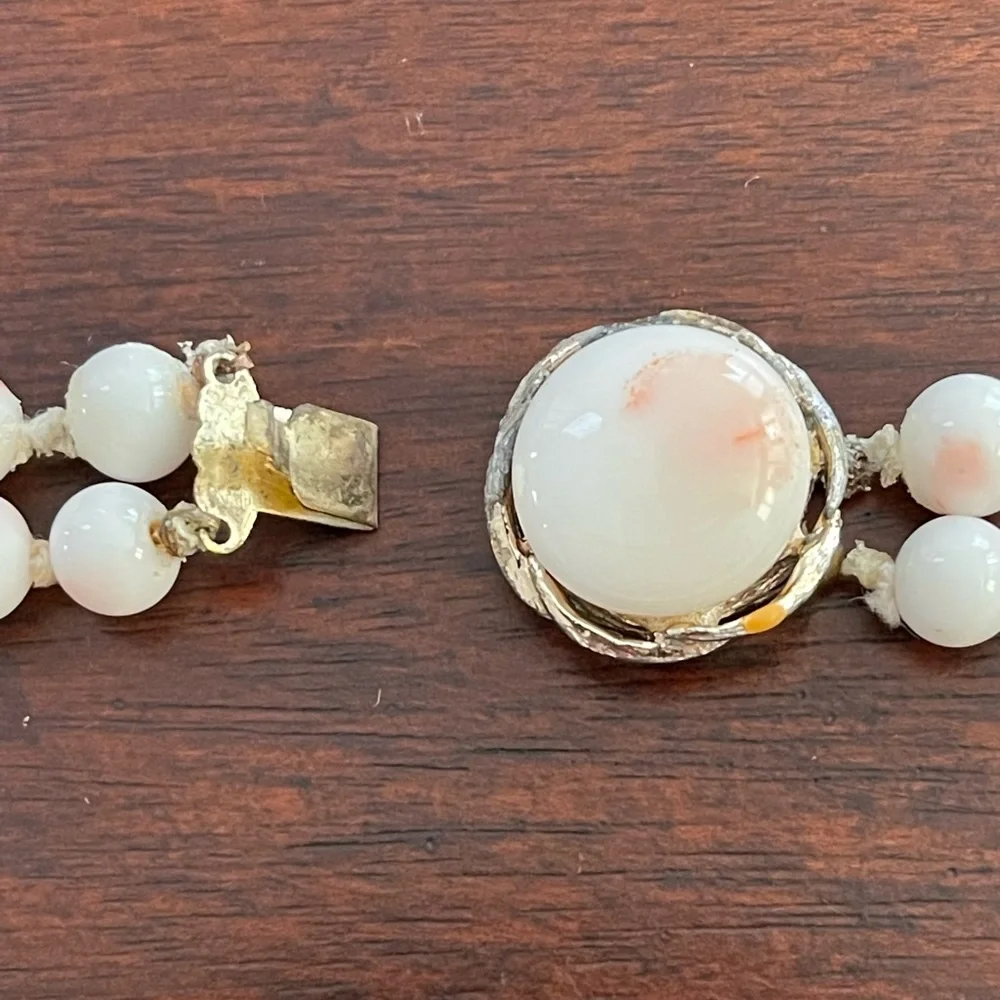 1950s two strand Japanese faux angel skin coral bead necklace - Picture 7 of 9